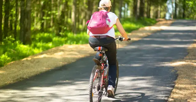 Czy jazda na rowerze odchudza? Sprawdź, jak schudnąć skutecznie