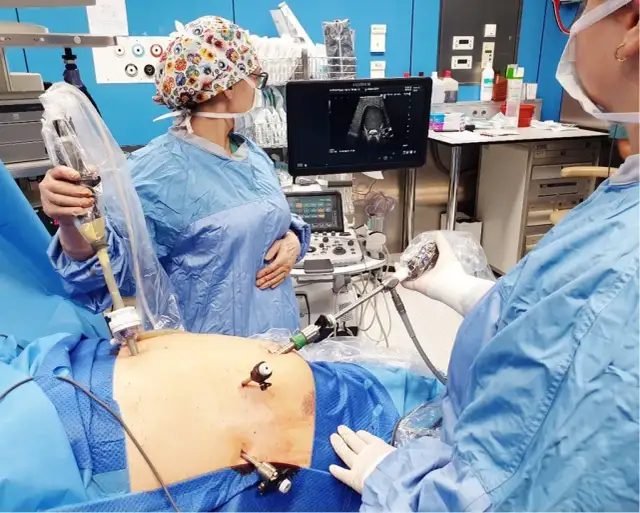 Co robi chirurg? Od diagnozy po salę operacyjną pełny przewodnik.