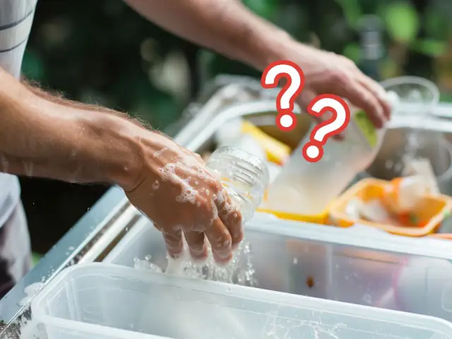 Czy śmieci trzeba myć? Oto, co musisz wiedzieć przed wyrzuceniem
