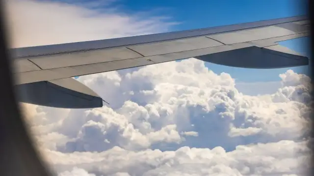 Jak obniżyć koszty noclegu? Sprawdzone triki na tanie podróże