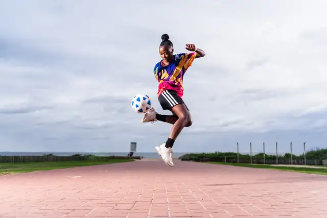 Piłka do freestyle footballu: Wybierz idealną i przyspiesz postępy