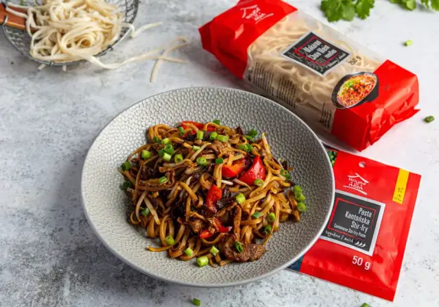 Gdzie kupić makaron chow mein? Sprawdź najlepsze miejsca w Polsce