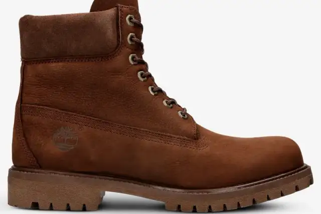 Jak wyczyścić brązowe buty ze skóry, aby wyglądały jak nowe?