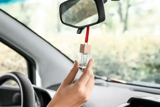 Jaki zapach do samochodu? Odkryj sekrety trwałego aromatu!