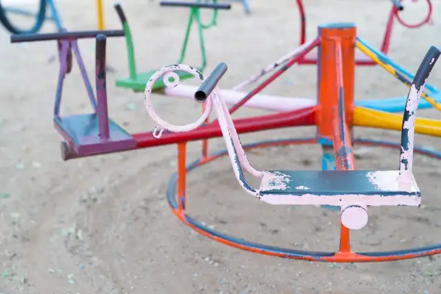 Kiedy powstały place zabaw? Historia, która zaskakuje i inspiruje