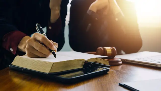 Osobowość prawna w Polsce: Kto ją ma i co to oznacza?