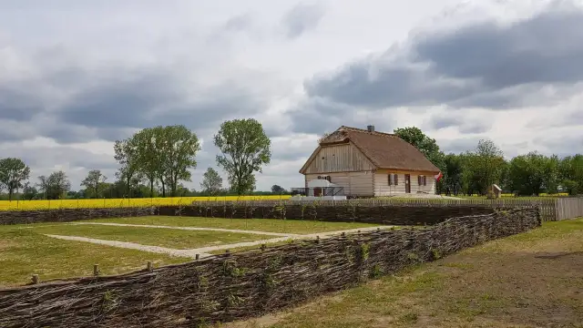 Wiączemin Polski: Skansen Olędrów planuj wizytę i odkryj historię