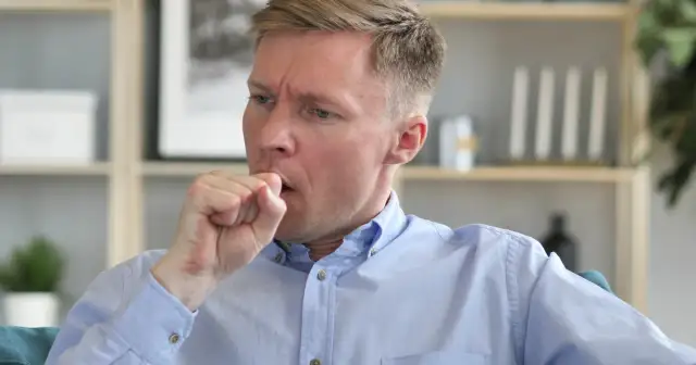 Czy można ćwiczyć z kaszlem? Poznaj ryzyko i bezpieczne opcje