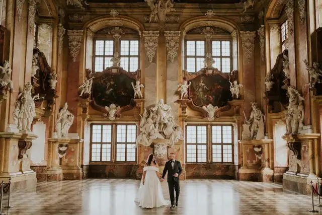 Sesja ślubna w Polsce: 20+ miejsc, które zachwycą! Poradnik