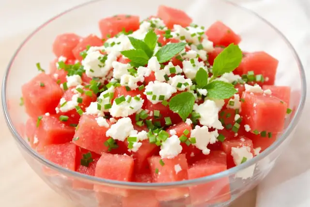 Salade de pastèque feta : une recette estivale rafraîchissante et simple