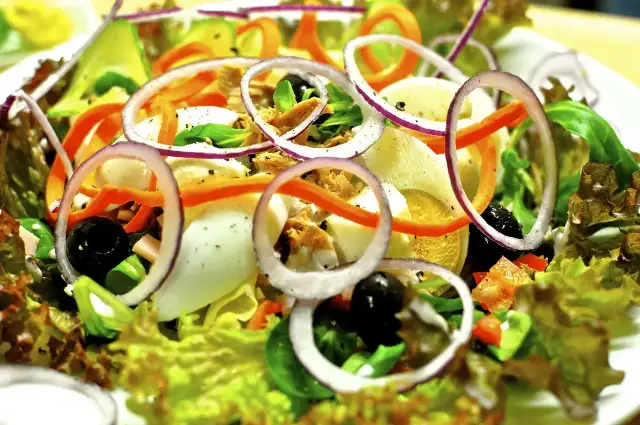 Zdrowe przepisy na posiłki: energia, smak i prostota każdego dnia