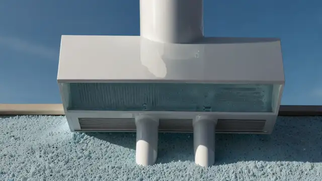 Skuteczne odprowadzanie skroplin z komina systemowego - praktyczne wskazówki