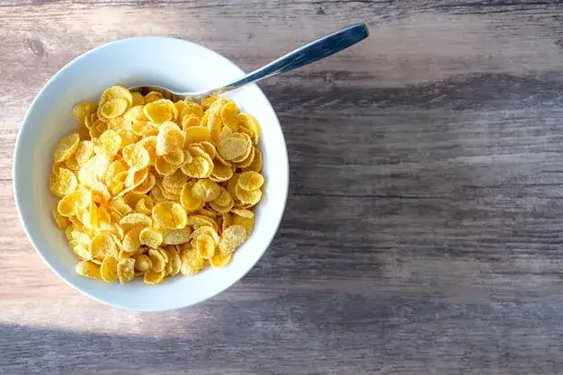 Czy płatki kukurydziane są dietetyczne? Odkryj ich ukryte wady i zalety