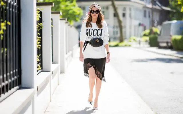 Jaką bluzkę do czarnej spódnicy wybrać, by wyglądać świetnie?