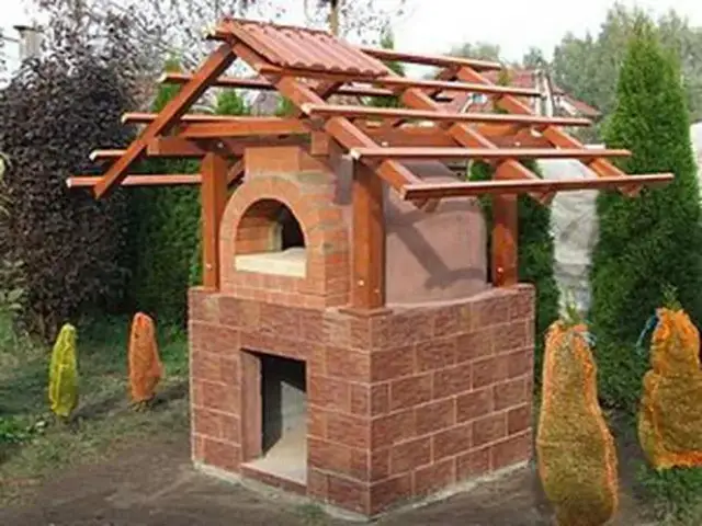 Cegła szamotowa jak długo trzyma ciepło w piecach i kominkach?