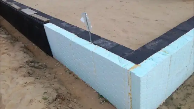 Folia na styropian czy pod: jak uniknąć błędów w izolacji?