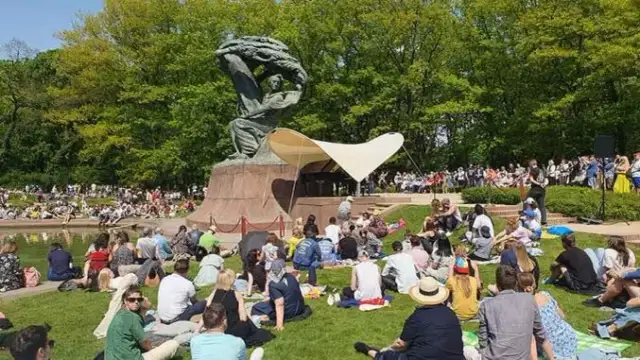 Ile trwają koncerty chopinowskie? Odkryj ich czas i harmonogram