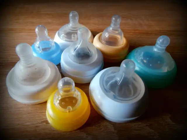 Jaki smoczek dla noworodka? Wybierz najlepszy dla zdrowego rozwoju