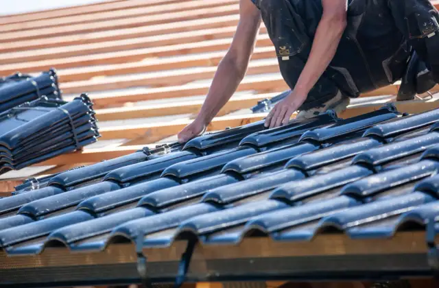 Z czego składa się dach? Odkryj sekrety trwałej i ciepłej konstrukcji