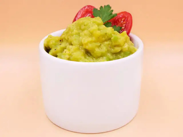 Guacamole czy zdrowe? Odkryj korzyści i kalorie tego dipu