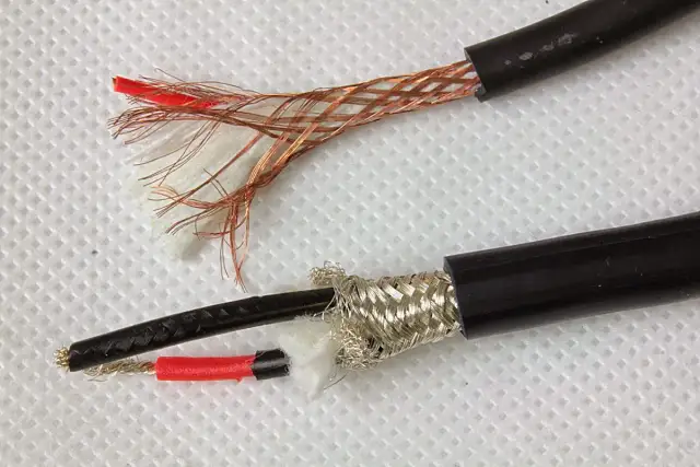 Jaki kabel do gitary elektrycznej – uniknij najczęstszych błędów