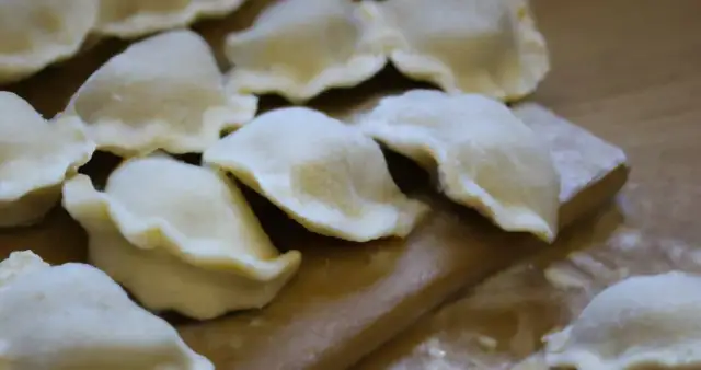 Ile kcal mają kopytka? Sprawdź, co wpływa na ich kaloryczność