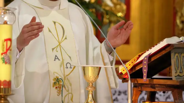 Czy w Wielki Piątek trzeba iść do kościoła? Obowiązki i zalecenia