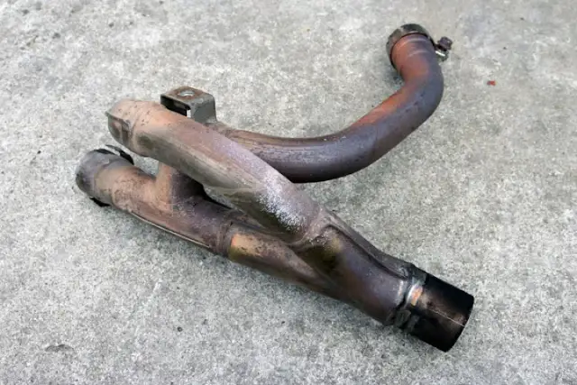 Skuteczne sposoby na to, czym wyczyścić wydech w motocyklu