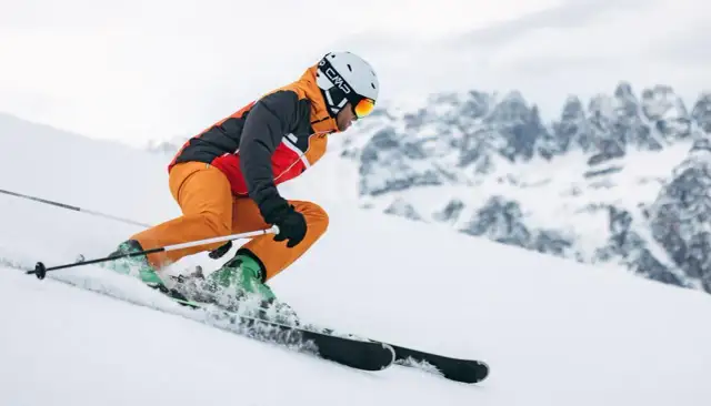 Co pod spodnie narciarskie, aby uniknąć zimna i dyskomfortu?