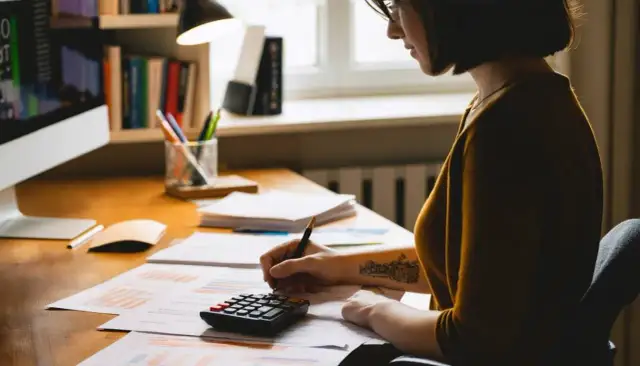 Jak rozliczyć fotowoltaikę w PIT-37 i uniknąć błędów w formularzu