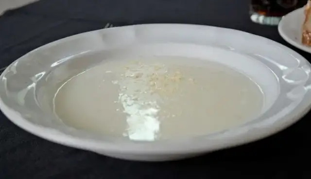 Czy kleik ryżowy tuczy? Odkryj prawdę o jego kaloriach i wpływie na dietę