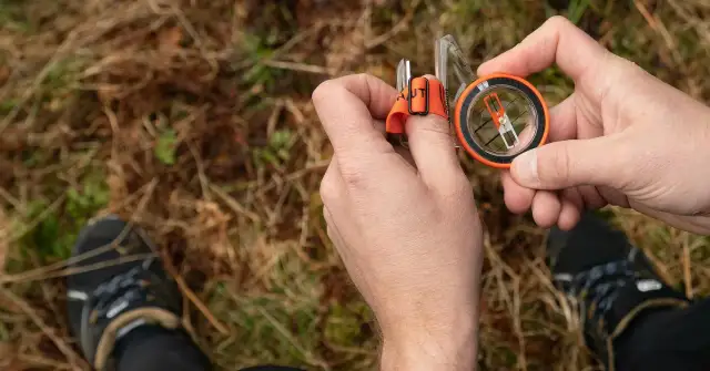 Góry bez GPS? Jak czytać kompas i mapę