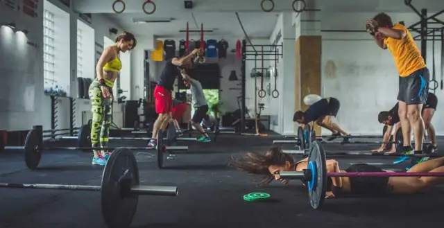 CrossFit: Czy warto? Opinie, kontuzje, koszty i efekty przewodnik