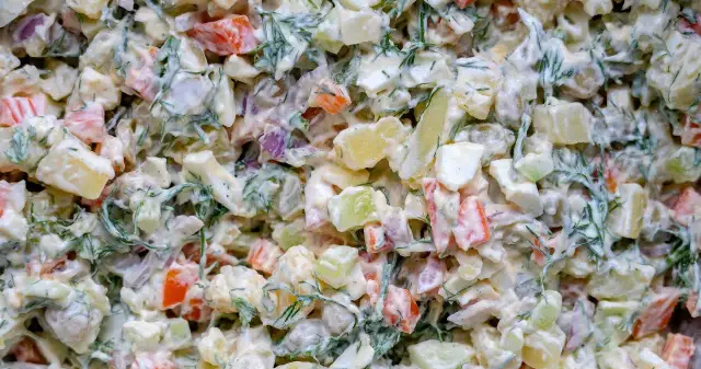 Co zamiast oliwy do sałatki? Zaskakujące alternatywy, które musisz spróbować