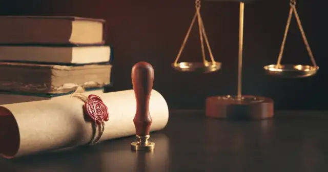 Jak tytułować notariusza? Oto zasady, które musisz znać