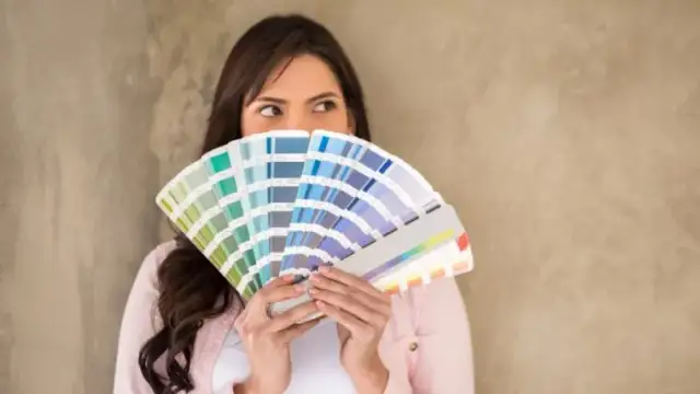 Jak dobrać kolor ubrań do urody, aby podkreślić naturalne piękno