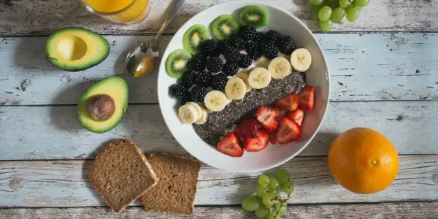 Dietetyk kliniczny online – komu i w czym może pomóc?