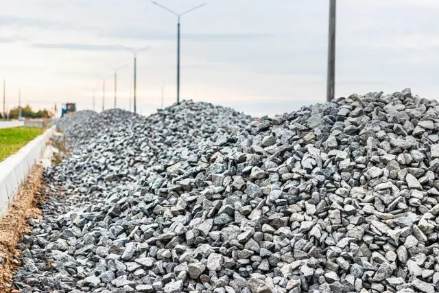 Jaki żwir do betonu - wybierz najlepszy rodzaj dla trwałości betonu