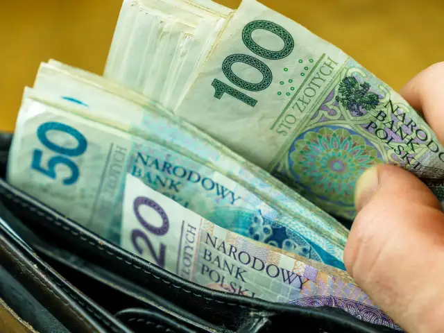 Jak komornik nalicza odsetki? Zasady, limity i jak uniknąć nadpłat