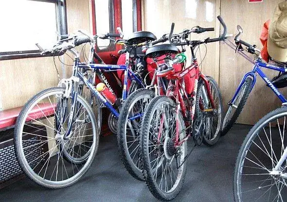 Jak przewieźć rower nad morze? Sprawdź najlepsze metody i porady