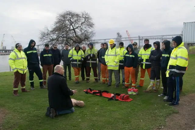 Kurs pierwszej pomocy ile ważny? Sprawdź, kiedy musisz odnowić certyfikat