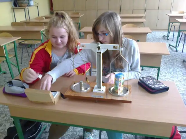 Zajęcia wyrównawcze z fizyki – jak poprawić wyniki i zrozumienie