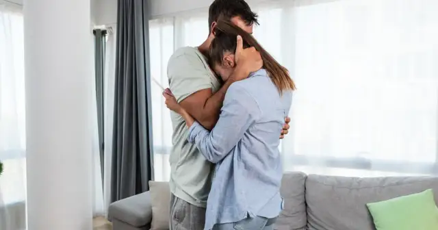 Dlaczego po porodzie nie można się kochać? Powody braku libido