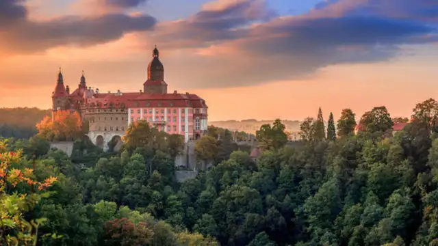 Atrakcje turystyczne w Sudetach, które zaskoczą każdego turystę