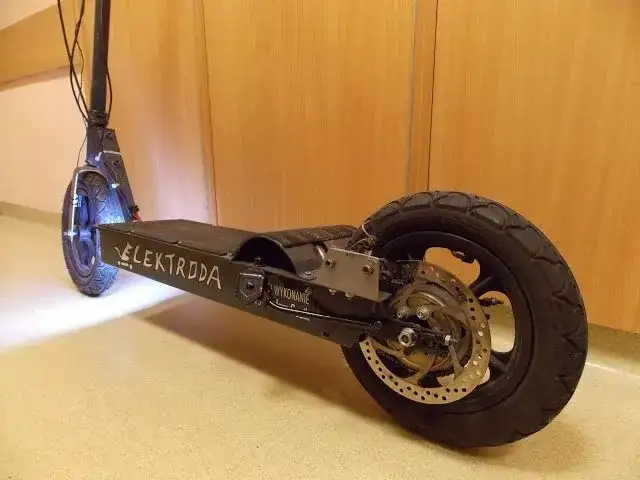 Hulajnoga elektryczna DIY: zbuduj ją sam! Koszty, części, przepisy
