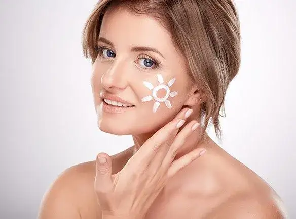 Jak skutecznie pielęgnować cerę trądzikową? Pełny przewodnik