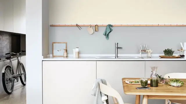 Farba w kuchni zamiast płytek: Porady, trendy i porównanie