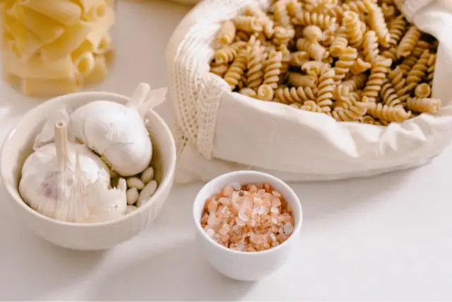 Czy szczeniak może jeść makaron? Sprawdź, co musisz wiedzieć