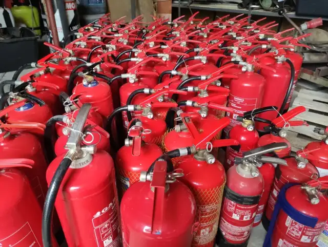 Jaką gaśnicę do warsztatu samochodowego wybrać, aby zapewnić bezpieczeństwo?