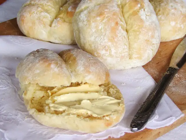 Bułki wrocławskie: Mój sekret na przedziałek, który nie znika!